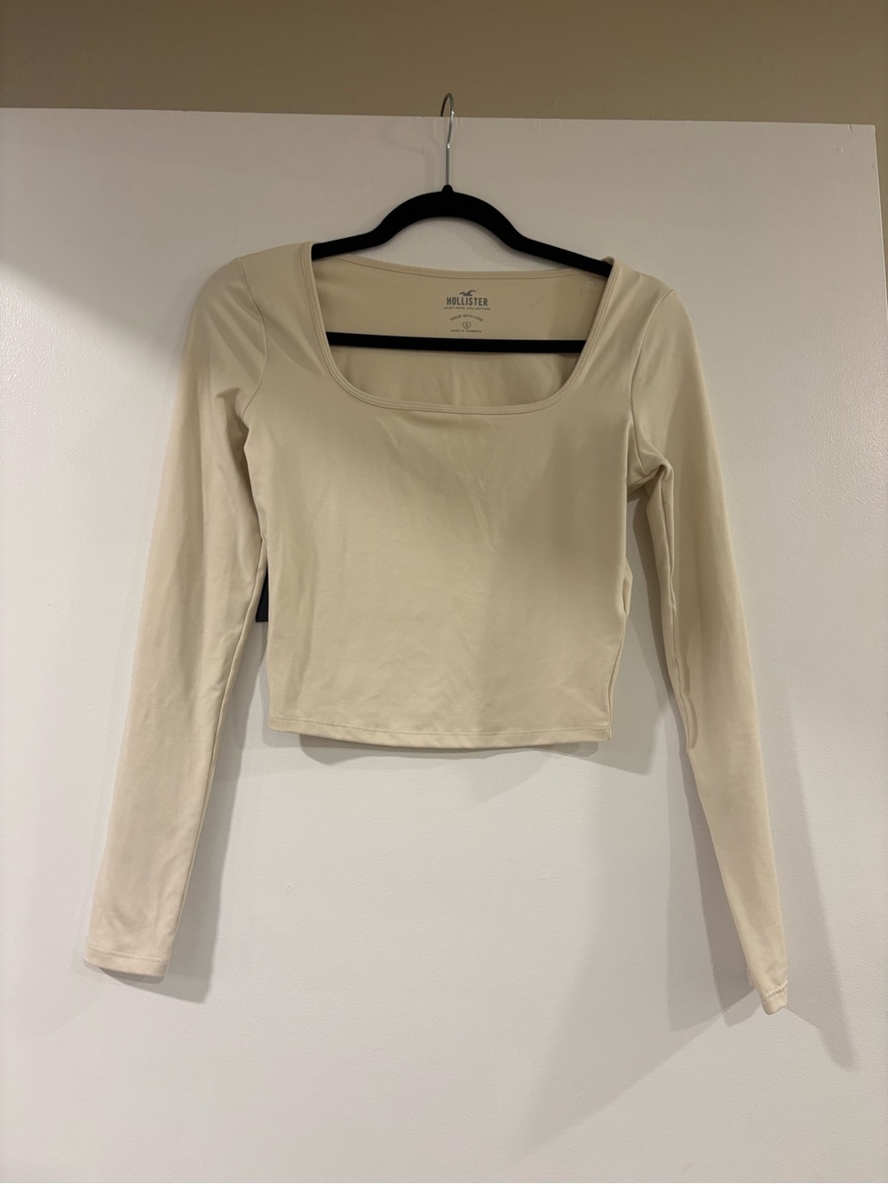 Hollister Women's Scoop Neck Long Sleeve Crop Top - Cream